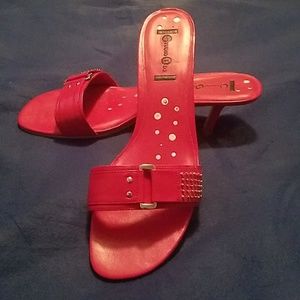 Ladies' low heeled sandals